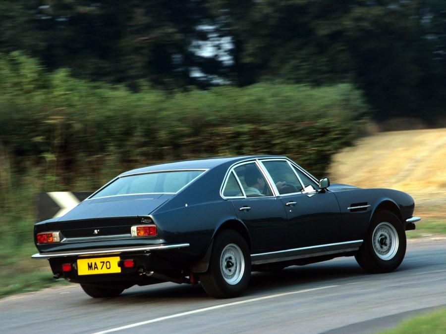  Aston Martin Lagonda V8 Saloon 1974 года  (фото 2 из 15)